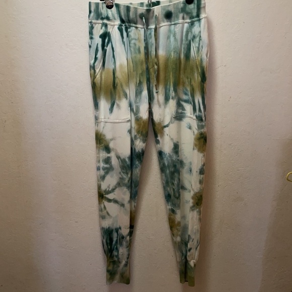 Young, Fabulous & Broke Reid Jogger in Winterleaf Wash in size Medium - Picture 5 of 10